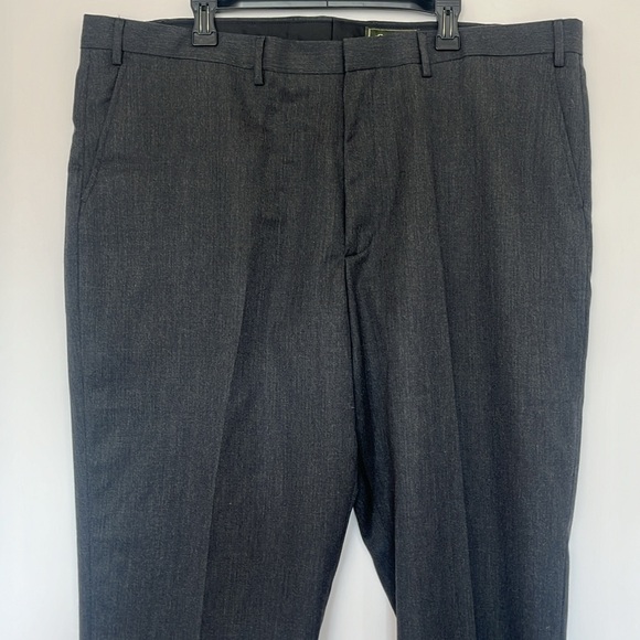 New Eddie Bauer Men's Black Pants Size 44W - Picture 2 of 7